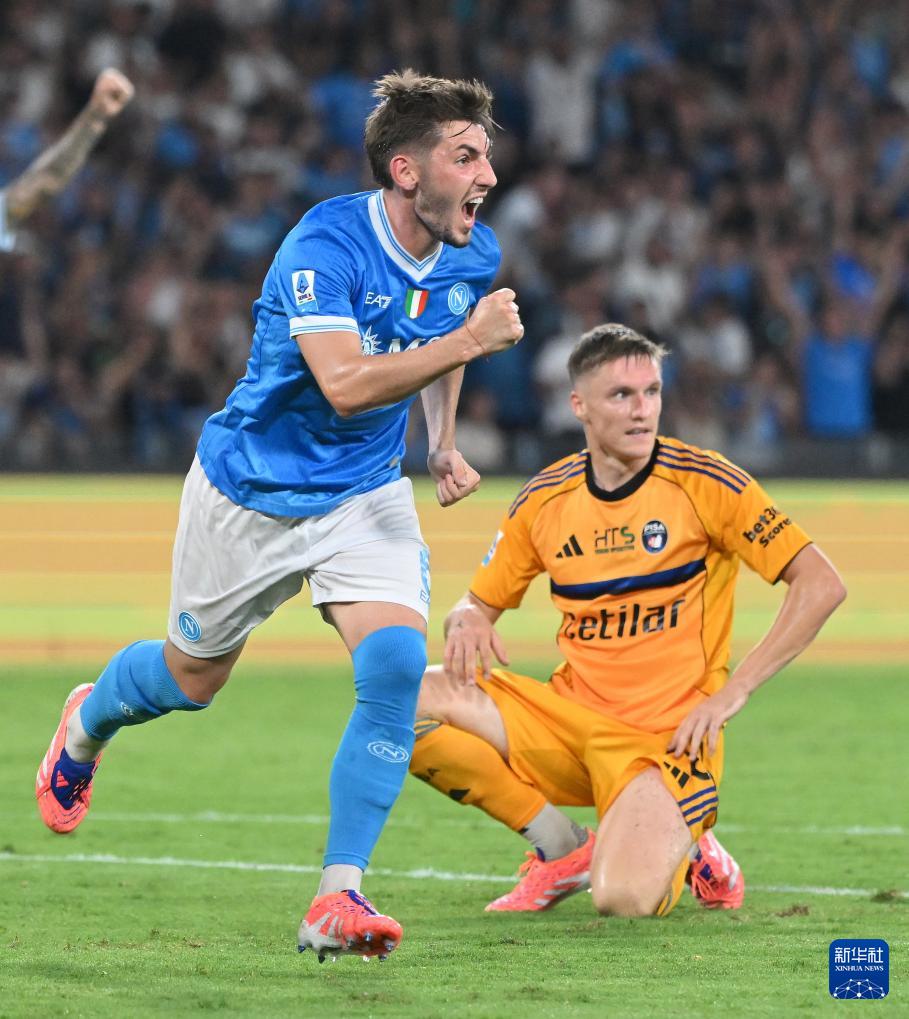 员森佩尔, 阿尔贝托, 主场