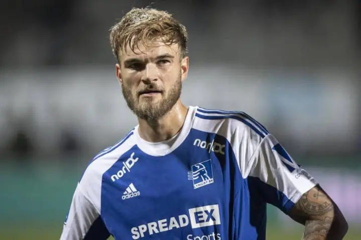 中超, Eej, 在蓉城