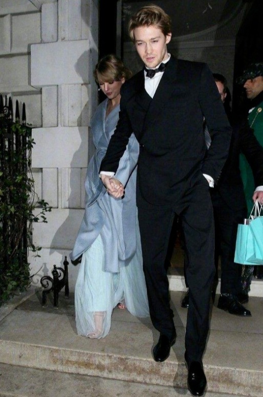 简单介绍一, 万美元 简单介绍一, 万美元