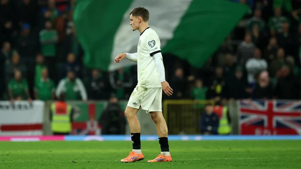 迷的嘘声中 迷的嘘声中